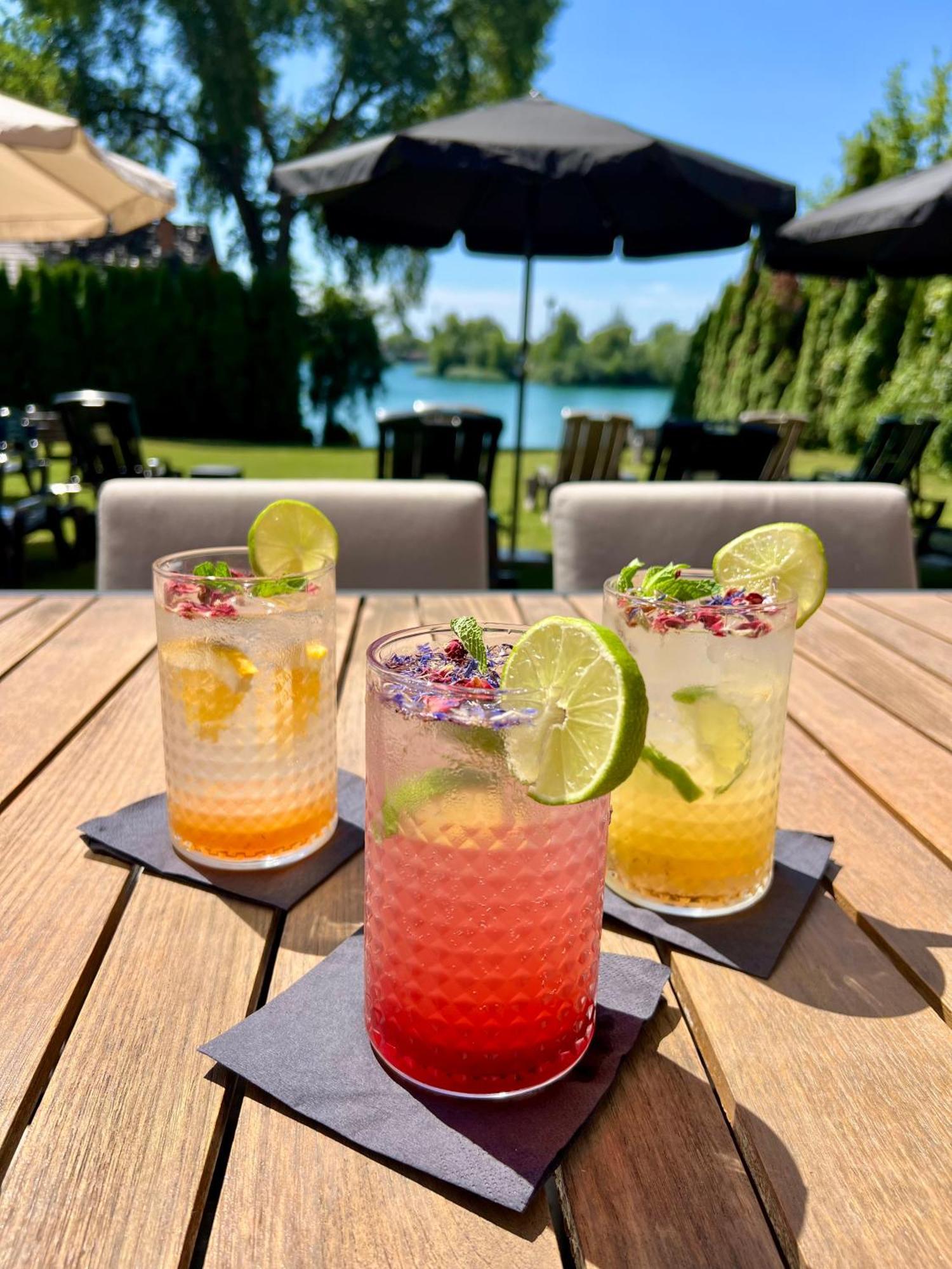 Hotel Dolphin - Adult Friendly Сенець Екстер'єр фото